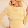 Pull duveteux encolure ajourée – Image 2
