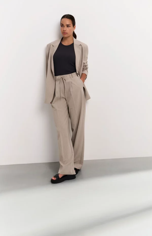 Pantalon larges à fines rayures