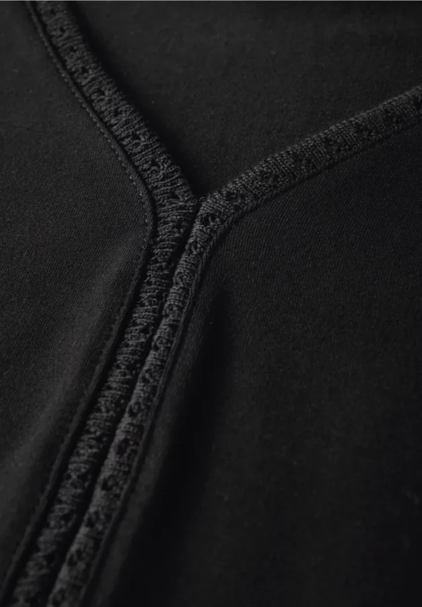 jersey top w.crochet tape – Image 3