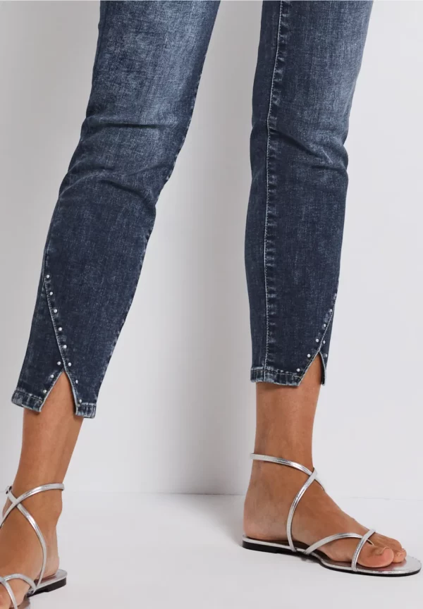 Jeans avec fente et rivets – Image 4