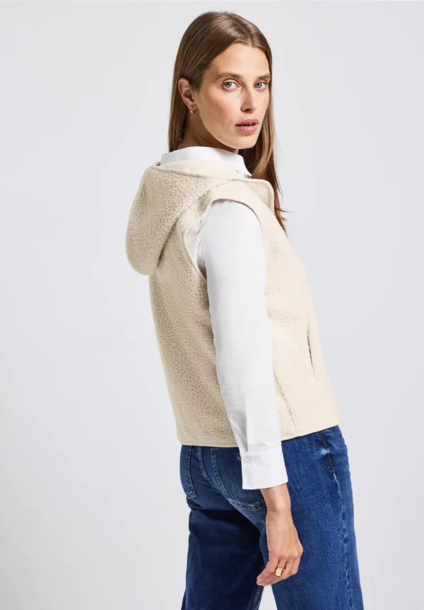 LTD QR teddy vest w.hoody – Image 3