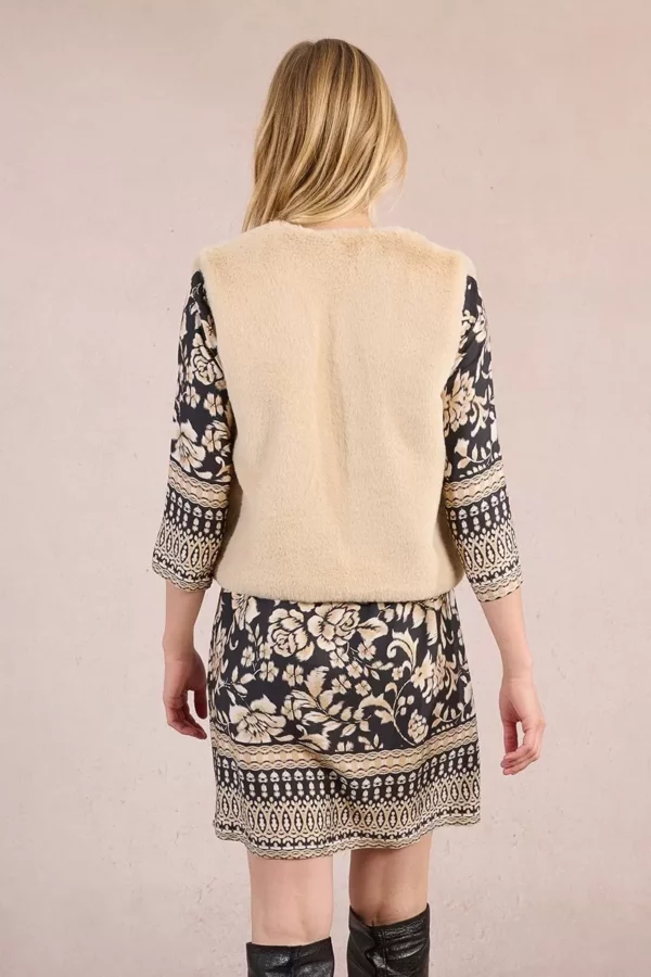 Gilet sans manches en fausse fourrure beige – Image 3