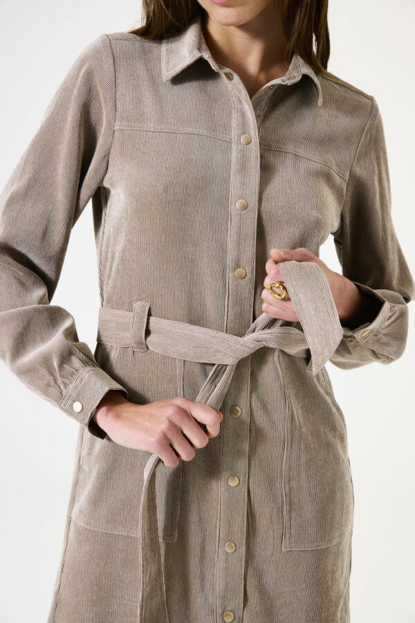 Robe en velours côtelé taupe – Image 3