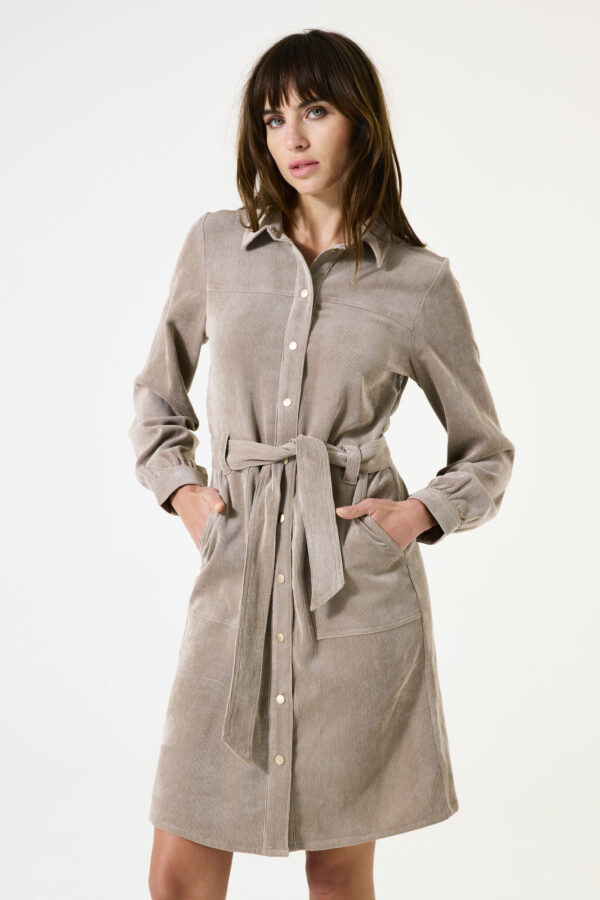 Robe en velours côtelé taupe