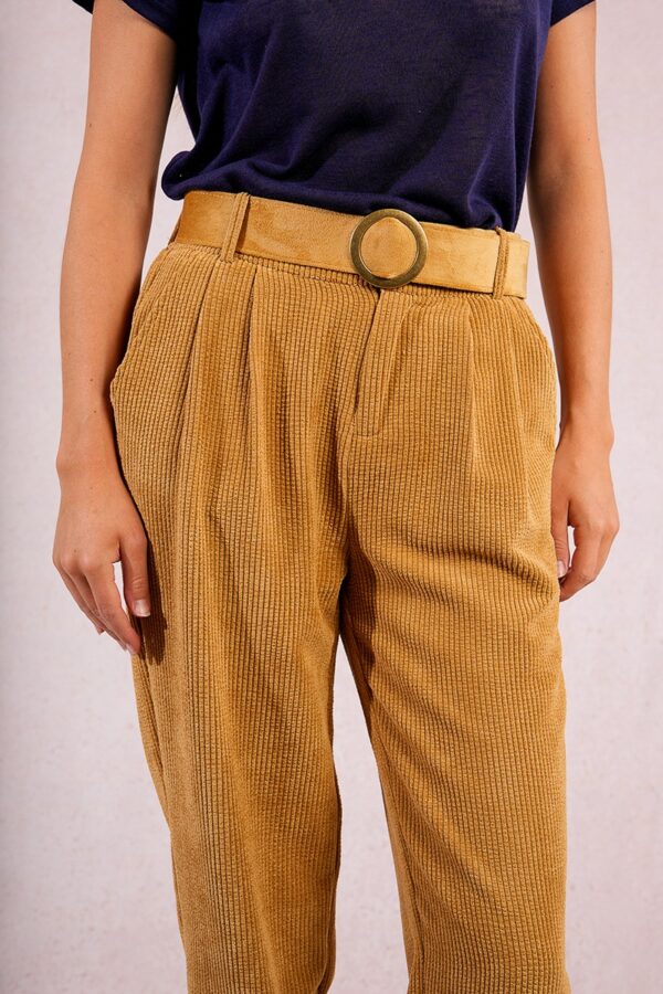 Pantalon ceinturé en velours – Image 2