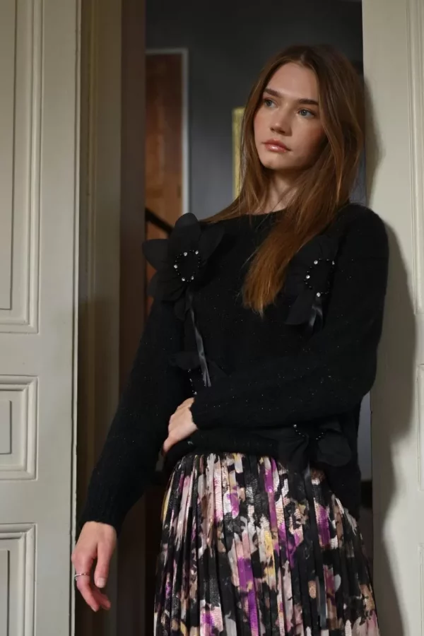 Pull en maille à fleurs en relief