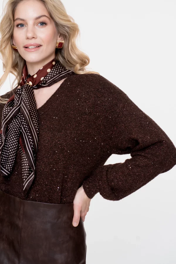 Pull à col en V et paillettes