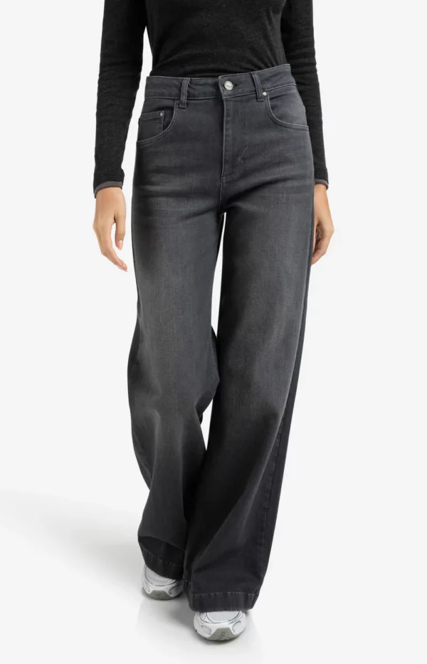 Jean taille haute coupe ample et large