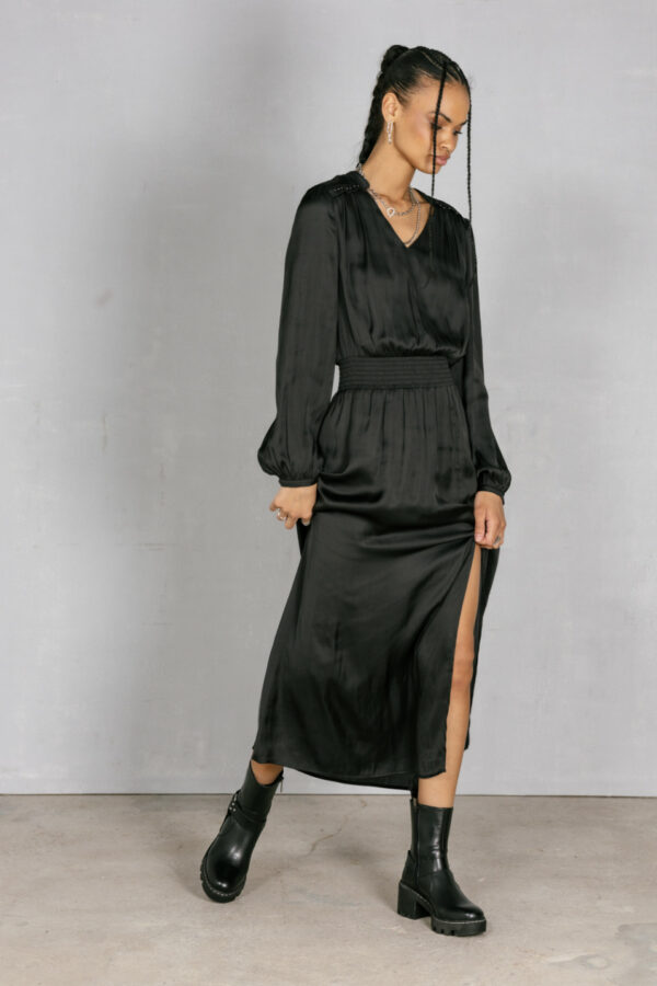 Robe Ronita – Image 3