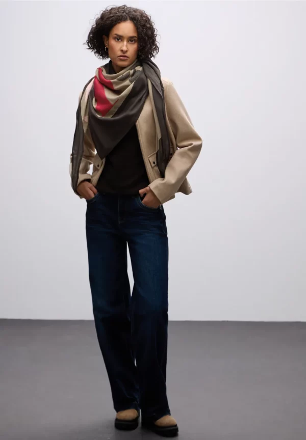 Foulard au look patchwork – Image 4
