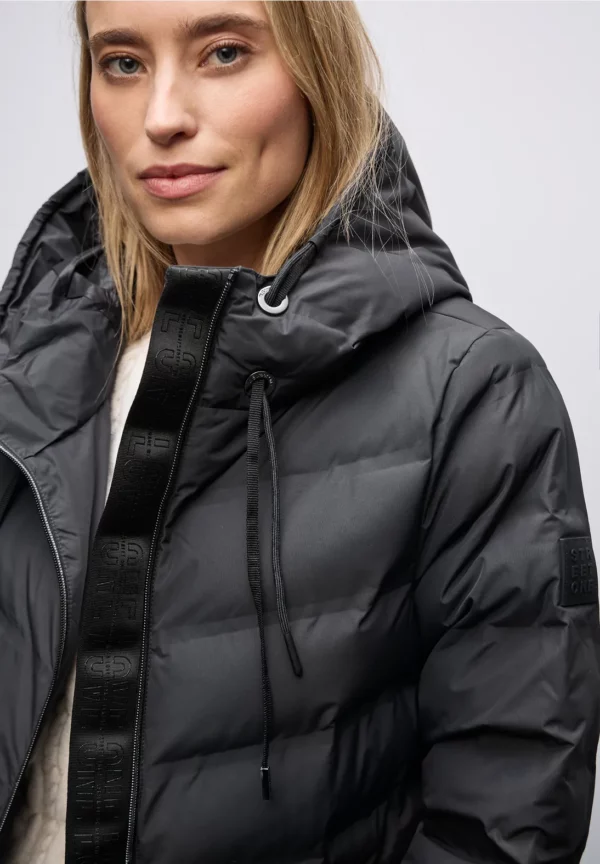 Manteau avec coutures collées